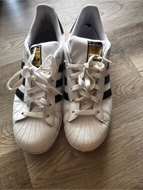 Adidas Superstar Sneakers